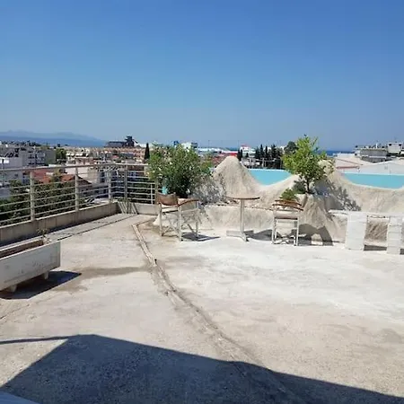 Apartment Deluxe οροφοδιαμέρισμα με υδρομασάζ κ' ταρατσόκηπο Patras